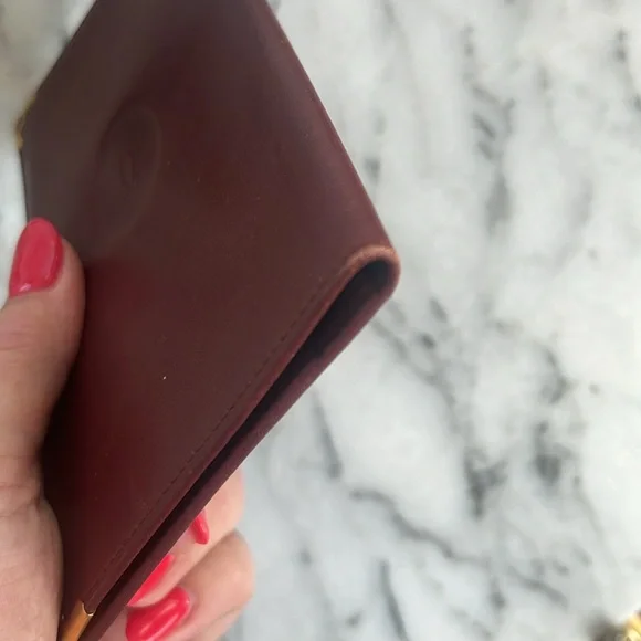INTERNATIONAL WALLET WITH GUSSETS, MUST DE CARTIER